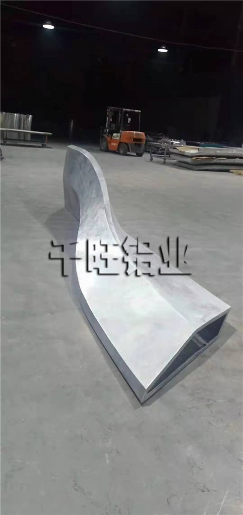 千旺建材公司告訴您快速的購買到優質木紋鋁單闆